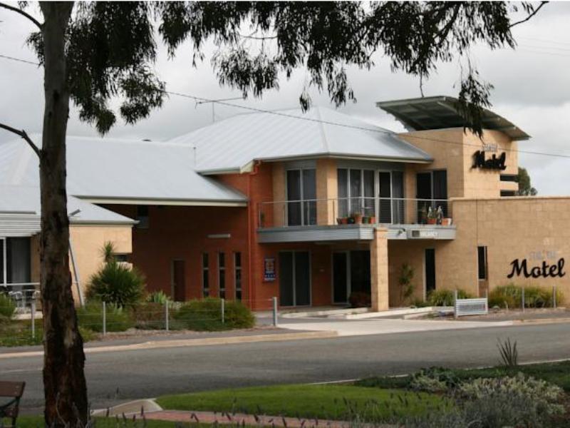 Strath Motel Strathalbyn Exterior photo