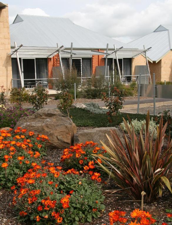 Strath Motel Strathalbyn Exterior photo