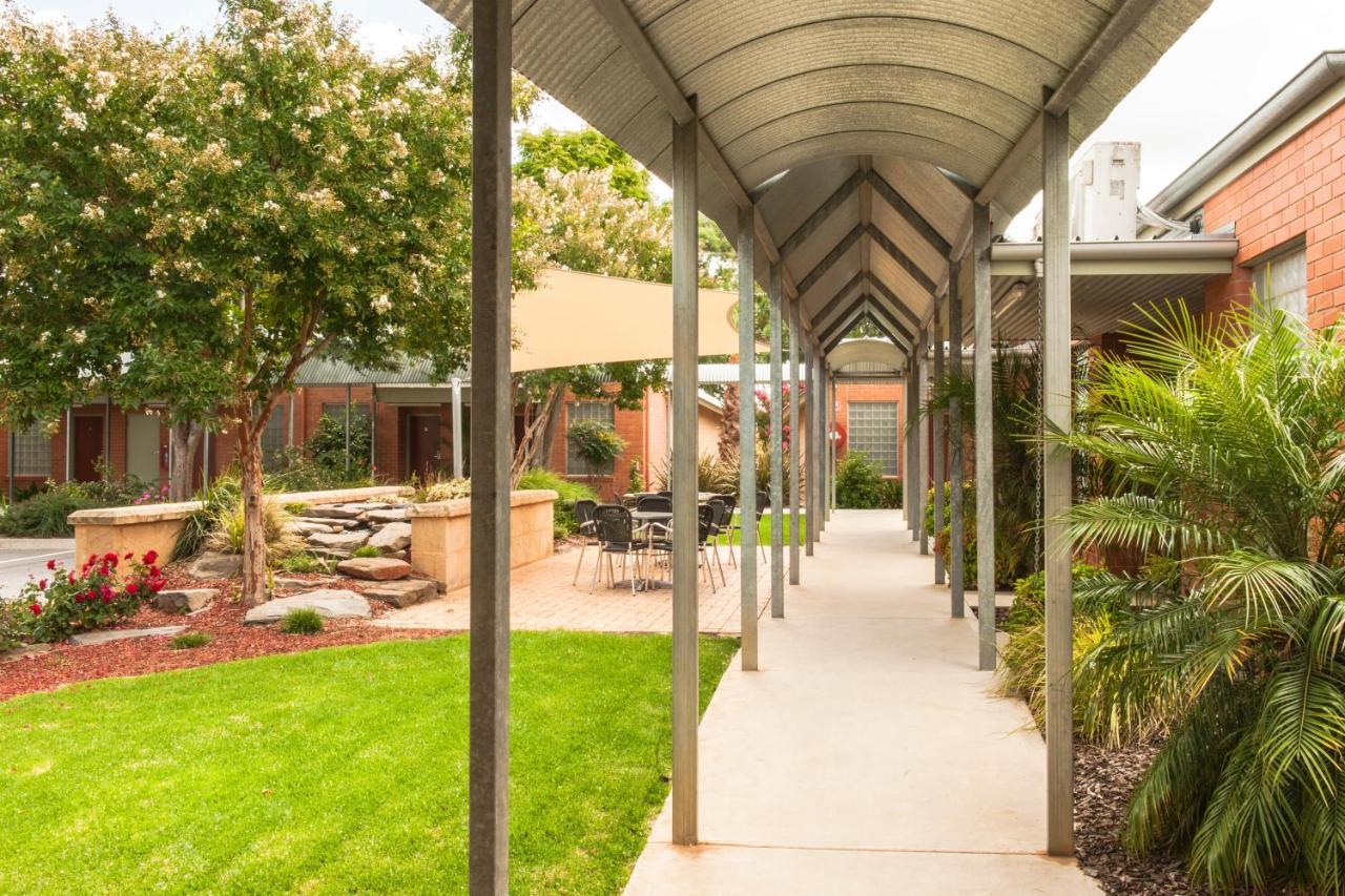 Strath Motel Strathalbyn Exterior photo