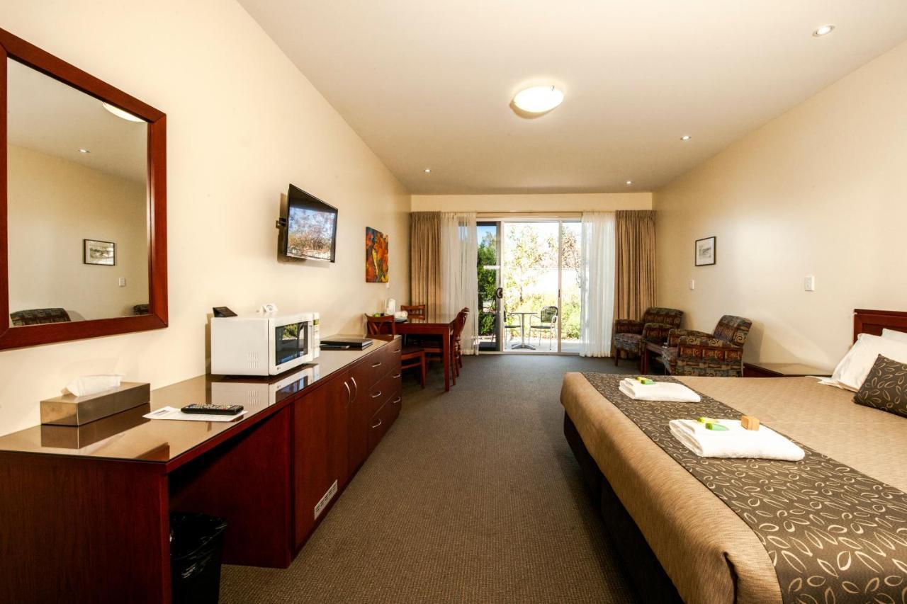Strath Motel Strathalbyn Exterior photo